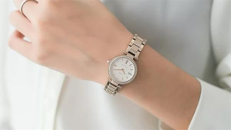 Đồng hồ thời trang cao cấp Tommy, Lacoste, Bulova, Coach giảm sốc 50% Đồng hồ thời trang cao cấp Tommy, Lacoste, Bulova, Coach giảm sốc 50%