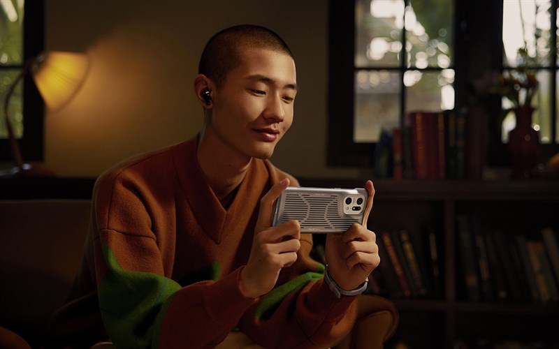 Ốp lưng làm mát Ice-Skin mới của Find X5 Pro dường như chỉ có 1 màu xám kim loại. (Nguồn: OPPO)