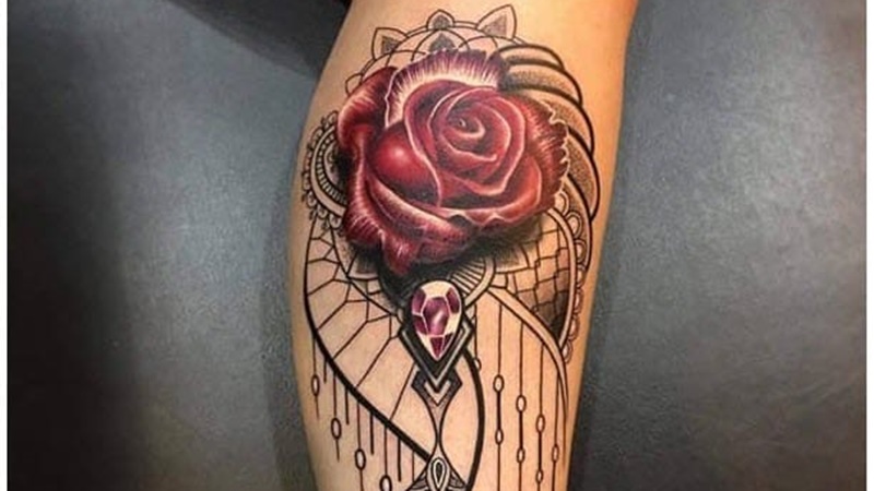 Hình xăm bắp chân nữ hoa hồng