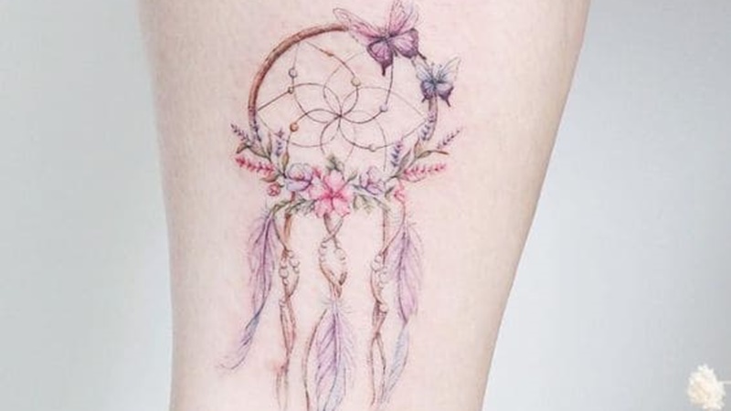 Hình xăm bắp chân nữ vòng hoa