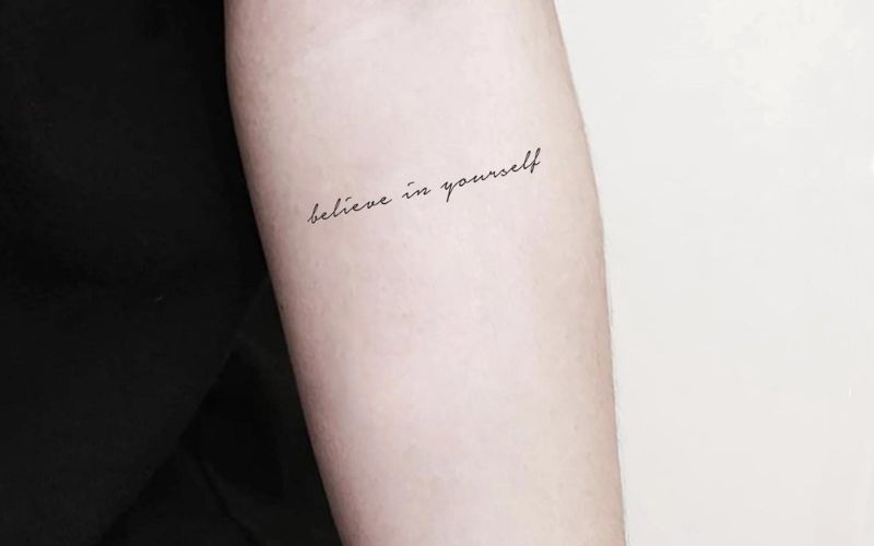 Hình xăm dán chữ Believe in yourself, hãy luôn tin vào chính bản thân mình