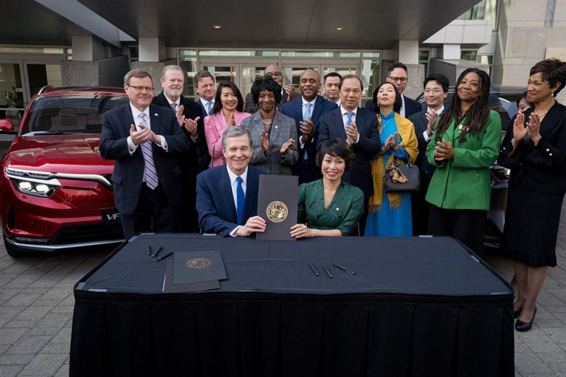 Tổng thống Biden hoan nghênh VinFast xây nhà máy sản xuất ô tô điện ở Mỹ Tổng thống Biden hoan nghênh VinFast xây nhà máy sản xuất ô tô điện ở Mỹ