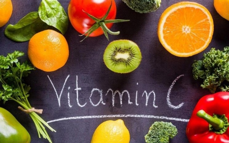 Xỏ lỗ tai nên ăn các loại trái cây chứa nhiều vitamin C