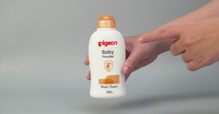 Phấn thơm Pigeon Baby Powder 100g có thể dùng để làm sạch vùng da sau khi cạo.