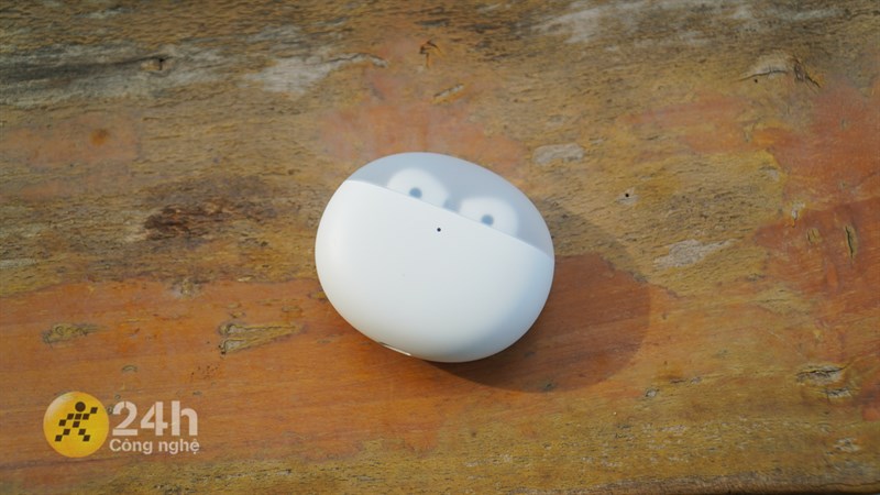 Tai nghe bé tí như thế này mà lại được hỗ trợ AI nữa đấy! Tai nghe bé tí như thế này mà lại được hỗ trợ AI nữa đấy!