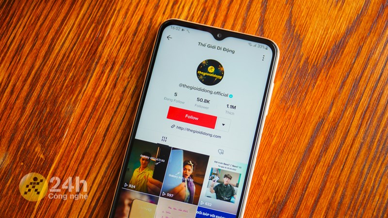 Với viên pin 5.000 mAh cùng màn hình lớn 6.6 inch, phải nói đây là combo chuẩn bài cho chúng ta cày phim dài tập