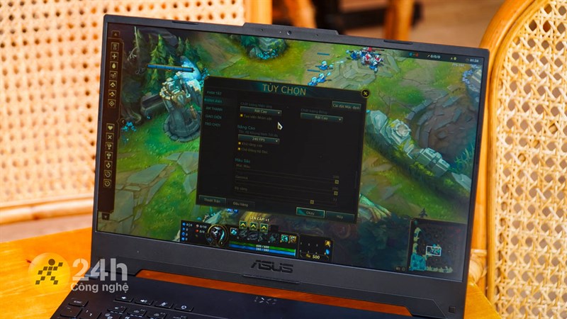 Với màn hình 144 Hz, ASUS TUF Dash F15 2022 sẽ đáp ứng cho bạn trải nghiệm chơi game mượt mà