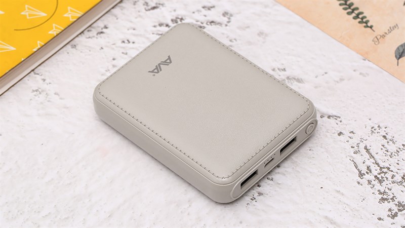 Sạc dự phòng 10.000 mAh đồng giảm lên đến 50%, giá rẻ bèo chỉ từ 125K