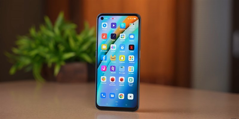 Màn hình thiết kế đục lỗ quen thuộc của OPPO K10. Nguồn: Tech Unboxing. Màn hình thiết kế đục lỗ quen thuộc của OPPO K10. Nguồn: Tech Unboxing.