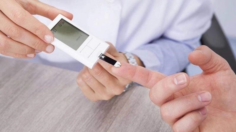 Dâu tằm có lợi cho quá trình chống lại bệnh đái tháo đường do làm chậm sự tăng lượng đường trong máu sau khi ăn
