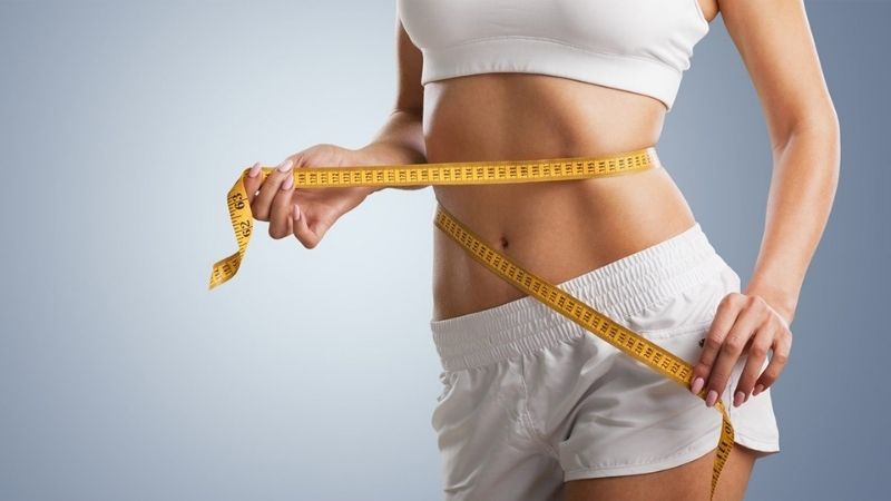 Sử dụng dâu tằm cùng chế độ ăn kiêng có thể giúp giảm mỡ thừa ở eo và đùi