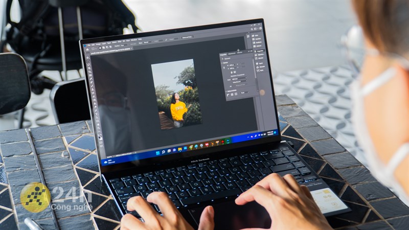 Màn hình của máy còn đạt tiêu chuẩn Display HDR True Black 500, 100% DCI-P3, phục vụ tốt cho nhu cầu làm việc của bạn.