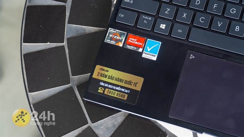 ASUS ZenBook 14X OLED được trang bị cấu hình mạnh mẽ.