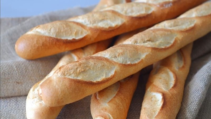 Revealing how to make crispy, dense French baguettes