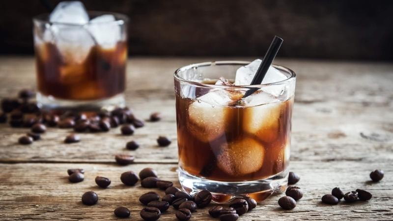 Black russian cocktail