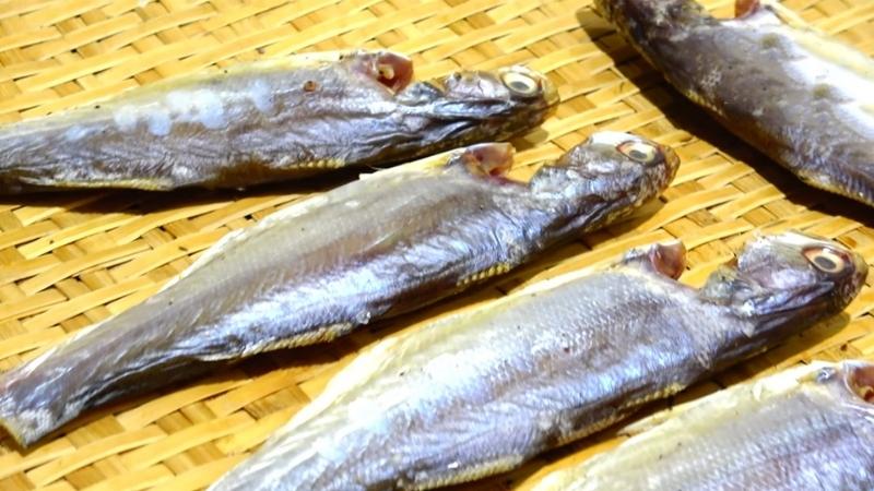 How to make salty flea fish (dry flea fish) is both delicious and easy, anyone can do it