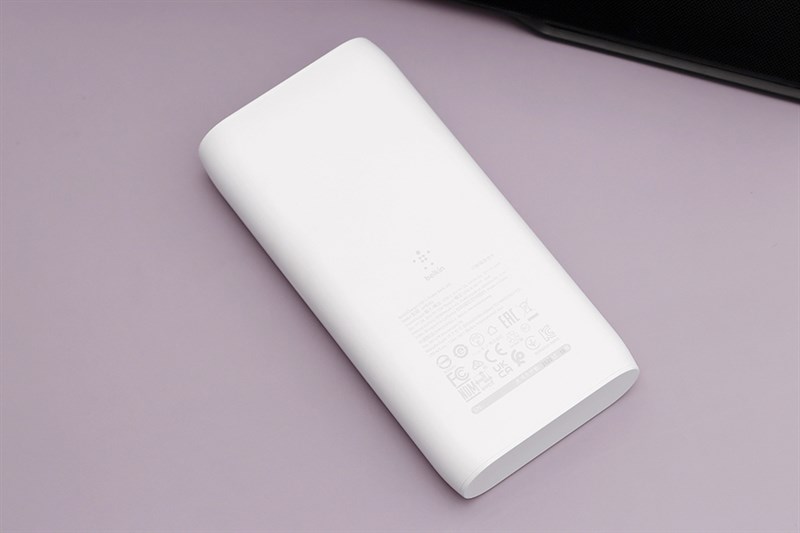 Với cục sạc Belkin BPB002 giúp bạn tự tin không lo điện thoại hết pin giữa chừng