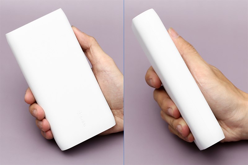Kích thước của Belkin BPB002 không quá lớn và có thể cầm vừa vặn trong lòng bàn tay