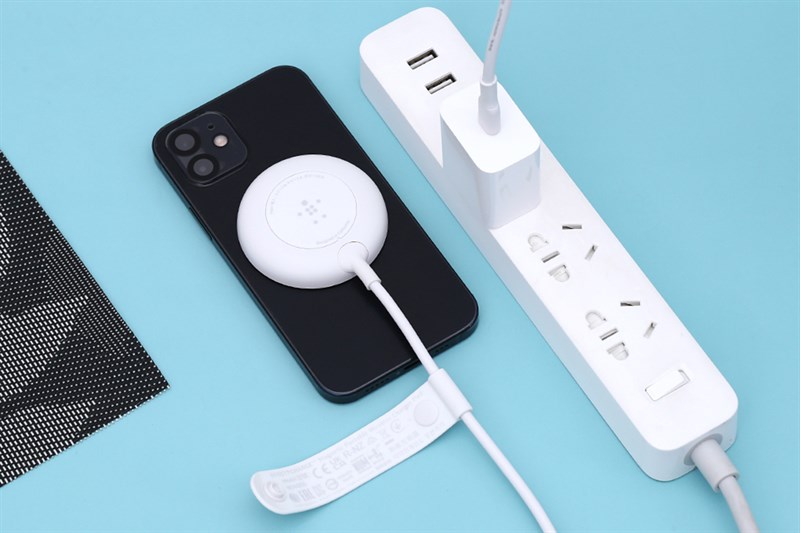 Không chỉ sạc MagSafe cho iPhone 12,13 mà còn bất kì thiết bị nào có chuẩn Qi đều có thể sạc được