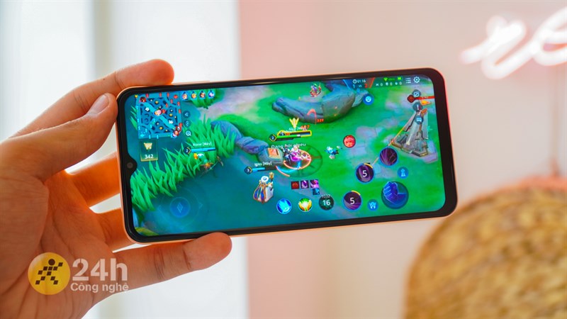 Trải nghiệm tựa game Liên Quân trên Galaxy A13 Trải nghiệm tựa game Liên Quân trên Galaxy A13