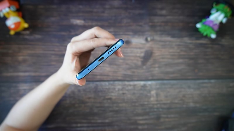 Cạnh dưới của Redmi Note 11 Xiaomi Fan Festival