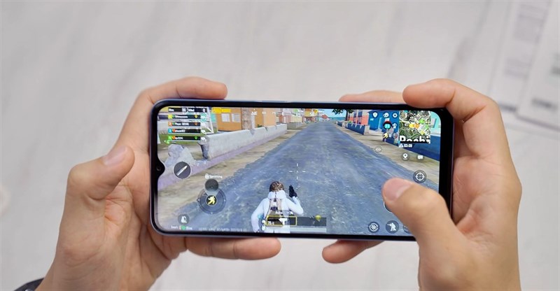 Trên tay Realme Narzo 50A Prime: Giá 3.59* triệu cùng màn hình 180 Hz