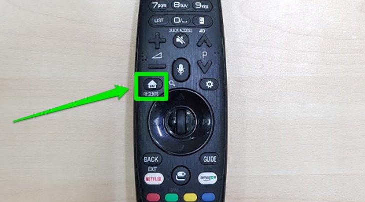 Bạn hãy tiến hành nhấn nút RECENTS trên remote tivi.