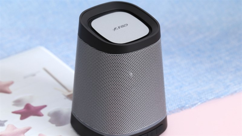 Loa bluetooth là một trong những phụ kiện mà dân mê công nghệ không thể thiếu.