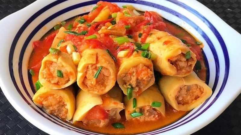 How to make delicious meat stuffed with bamboo shoots in tomato sauce, easy to make at home
