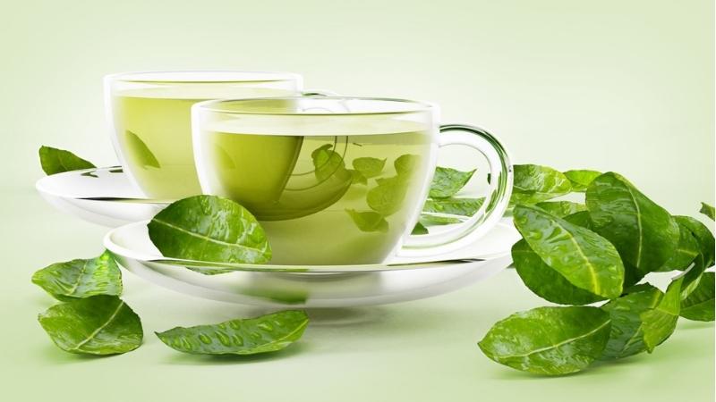 Dùng trà xanh giúp dưỡng mi dài và dày