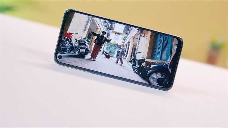 OPPO A: Với OPPO A trang bị công nghệ 5G và camera cực nét, giờ đây bạn có thể trải nghiệm mạng internet siêu tốc và chụp ảnh tuyệt đẹp chỉ trong một sản phẩm. OPPO A sẽ khiến bạn thấy hài lòng về một chiếc điện thoại thông minh đa chức năng và thời trang.