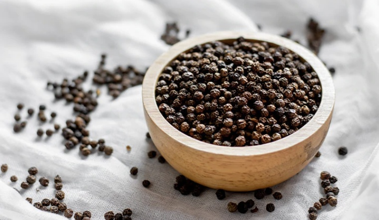 Giá tiêu hôm nay 9/4/2022: Giảm 500 đồng/kg, dao động 75.500 - 78.000 đồng/kg