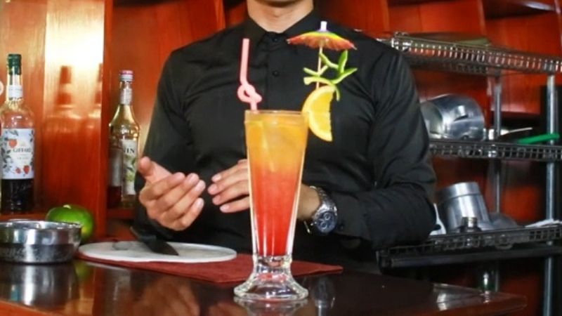 Tequila Sunrise Cocktail với 2 tầng màu vô cùng đẹp mắt