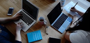 Tư vấn mua laptop cho học sinh trung học - Gợi ý 4 laptop cho học sinh đáng mua