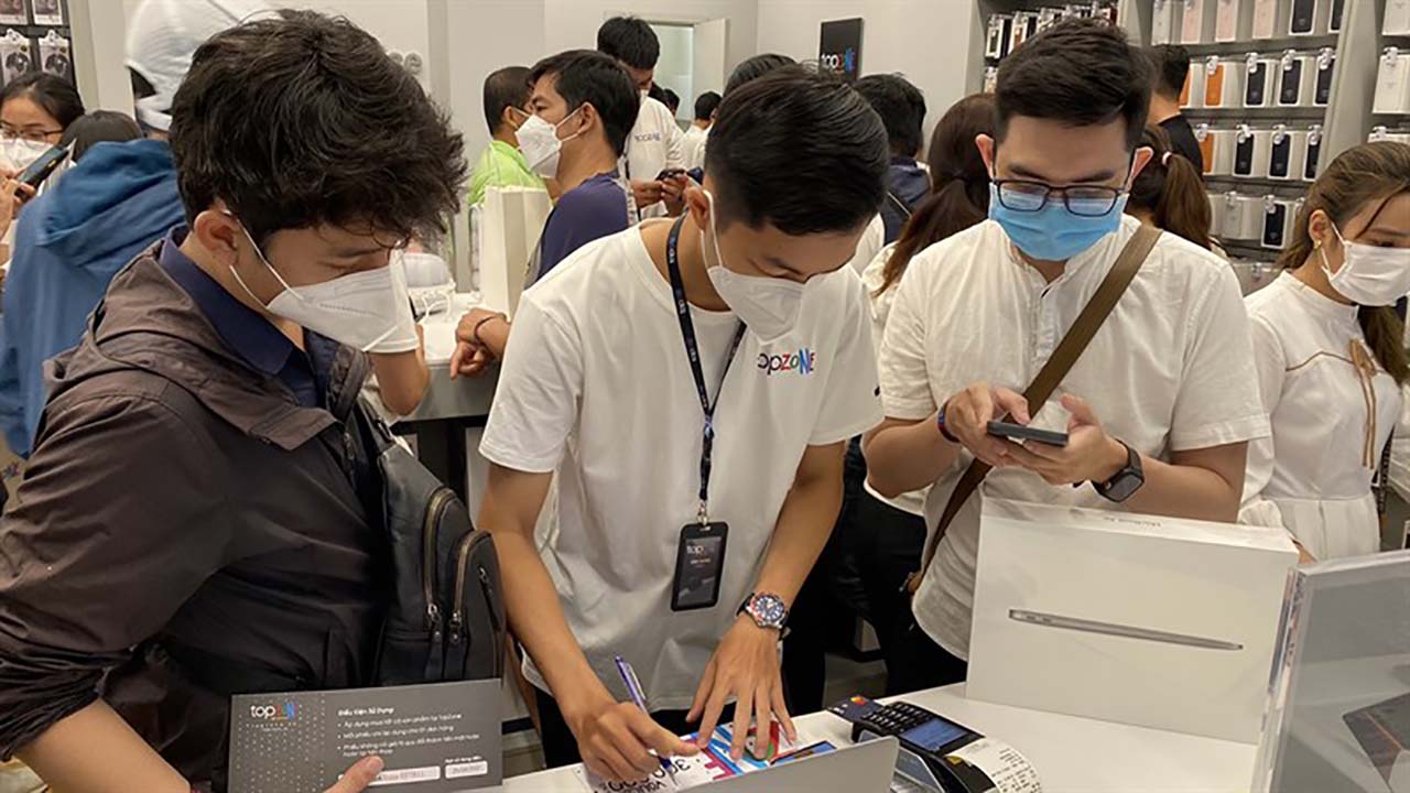 Khách hàng may mắn chốt liền MacBook Air M1 với voucher 300K Khách hàng may mắn chốt liền MacBook Air M1 với voucher 300K
