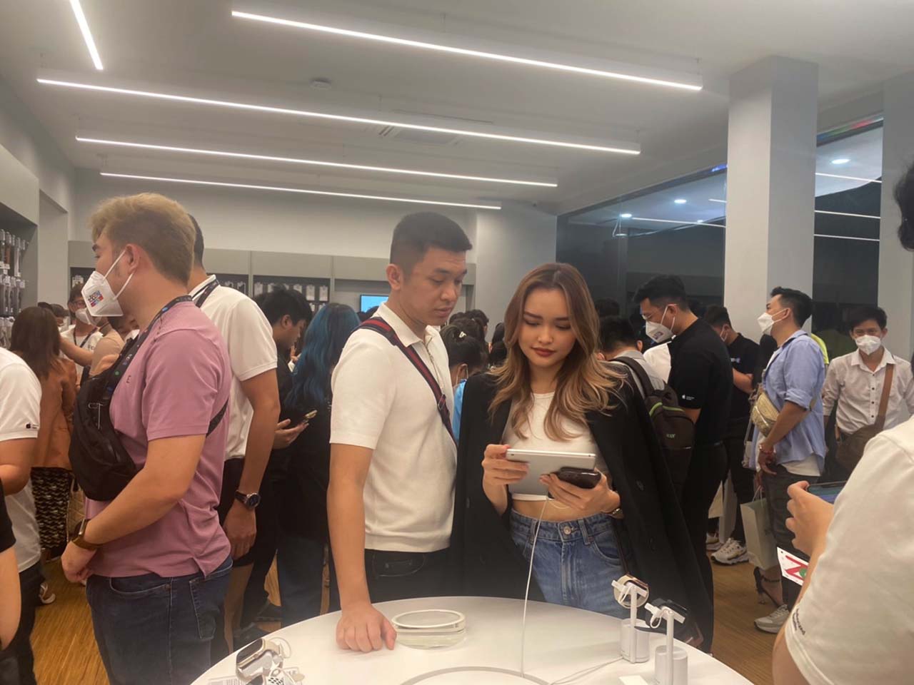 Linda Ngô trải nghiệm sản phẩm tại sự kiện Linda Ngô trải nghiệm sản phẩm tại sự kiện