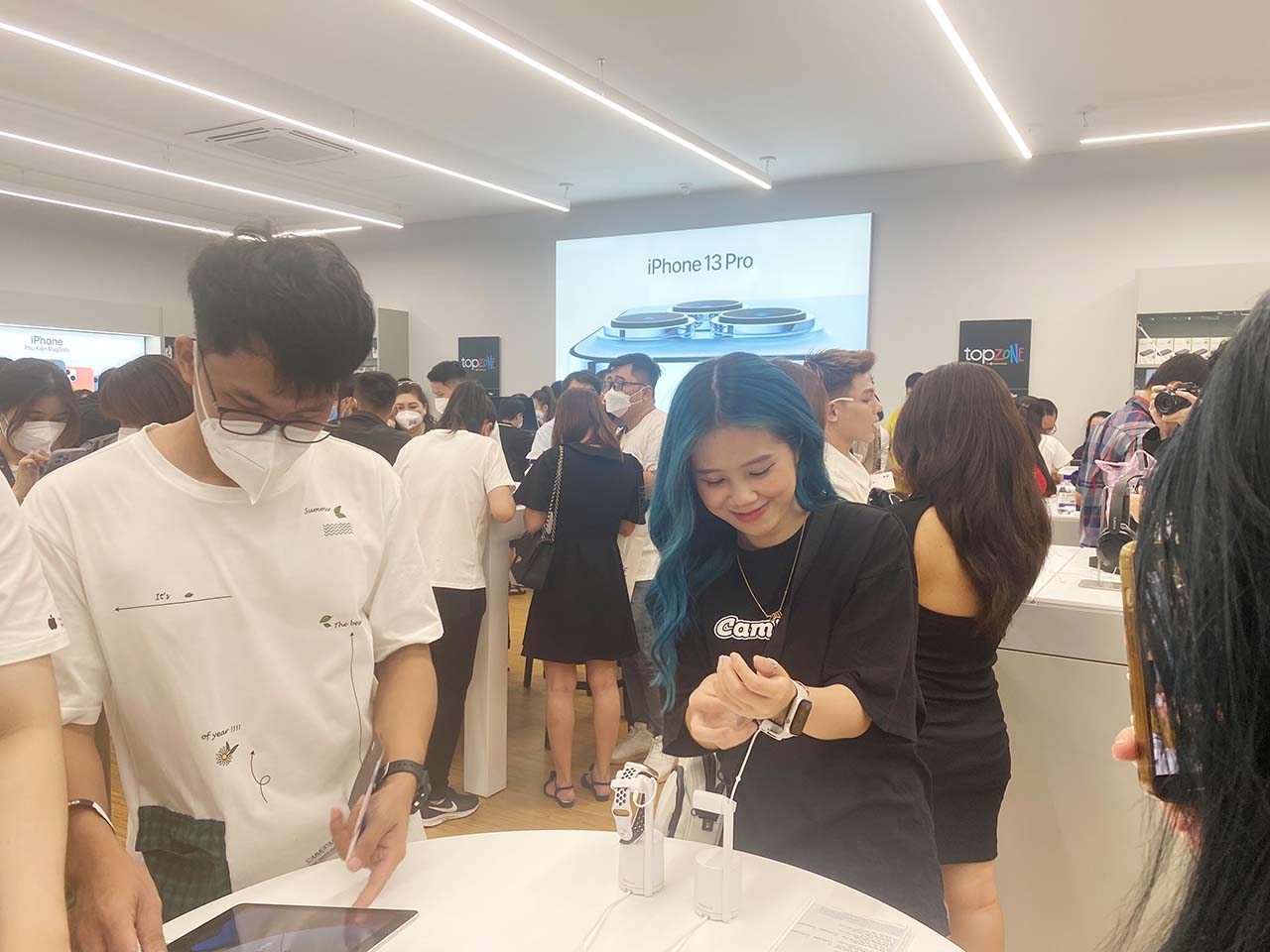 Chang Mie trải nghiệm sản phẩm tại TopZone Chang Mie trải nghiệm sản phẩm tại TopZone