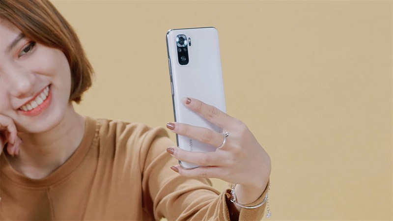 Hậu Giỗ tổ vẫn săn sale 2 điện thoại Xiaomi giá rẻ pin trâu, ROM 128GB