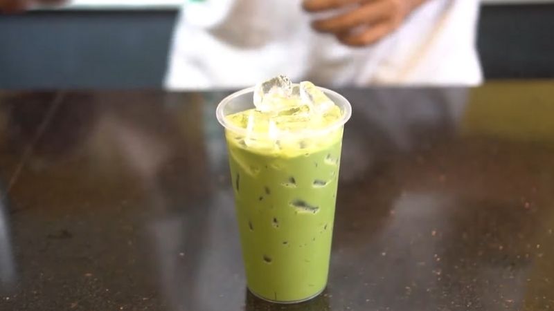 Instructions on how to make matcha latte cool, fragrant matcha at home
