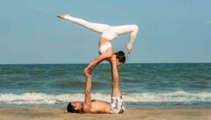 Acro yoga là gì? Những lợi ích mà acro yoga mang lại