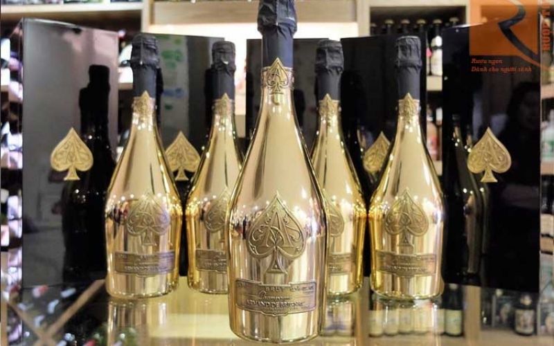 Rượu Champagne Armand De Brignac Gold