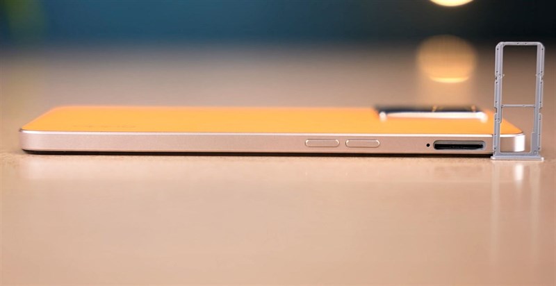 Trên tay OPPO F21 Pro: Giá 6.92* triệu, Snap 680, sạc nhanh 33 W