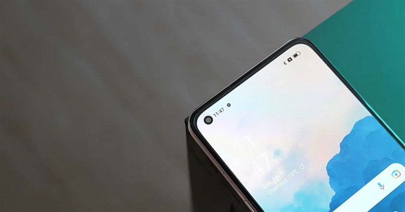 Trên tay OPPO F21 Pro: Giá 6.92* triệu, Snap 680, sạc nhanh 33 W