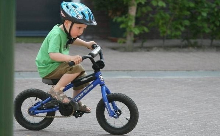 Có nên mua xe đạp cho bé 3 tuổi? 5 lưu ý quan trọng khi chọn mua