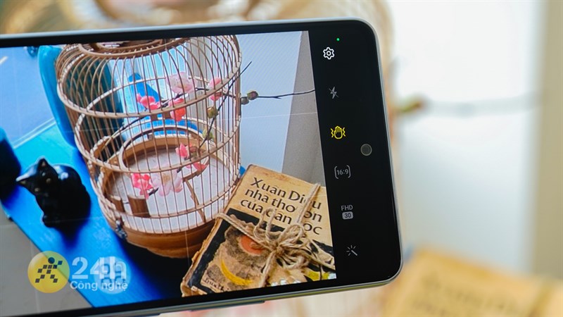 Tính năng quay video Siêu ổn định trên Galaxy A53 5G chỉ hỗ trợ chế độ quay HD30. Tính năng quay video Siêu ổn định trên Galaxy A53 5G chỉ hỗ trợ chế độ quay HD30.