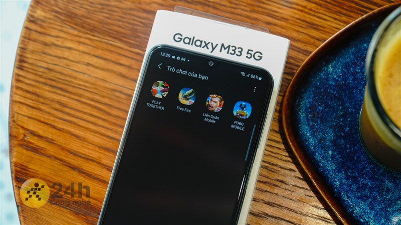 Galaxy M33 5G pin dùng có lâu khi chiến game?