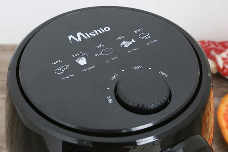 Nồi chiên không dầu Mishio MK-01 3.8 lít sử dụng bảng điều khiển bằng núm vặn dễ thao tác