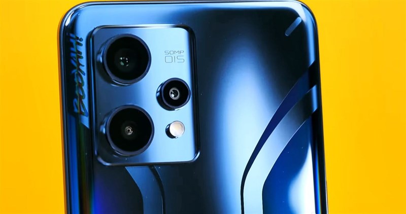 Trên tay Realme 9 Pro+ Free Fire: Giá 8.5 triệu đã có thiết kế độc đáo