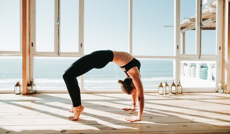 Tác dụng và cách thực hiện tư thế bánh xe trong yoga