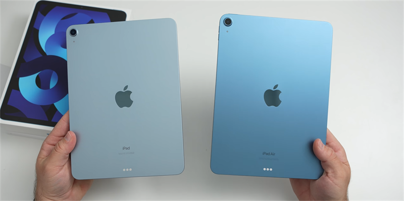 Logo quả táo vẫn được đặt ngay chính giữa của máy và sự khác biệt duy nhất của iPad Air 5 2022 nằm ở dòng chữ iPad Air. Nguồn: zollotech.